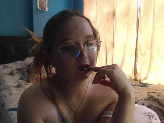 LiaaRoberts webcam
