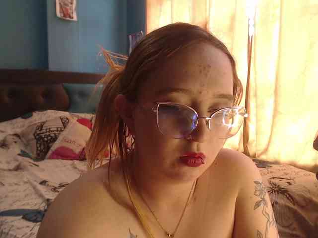 LiaaRoberts webcam