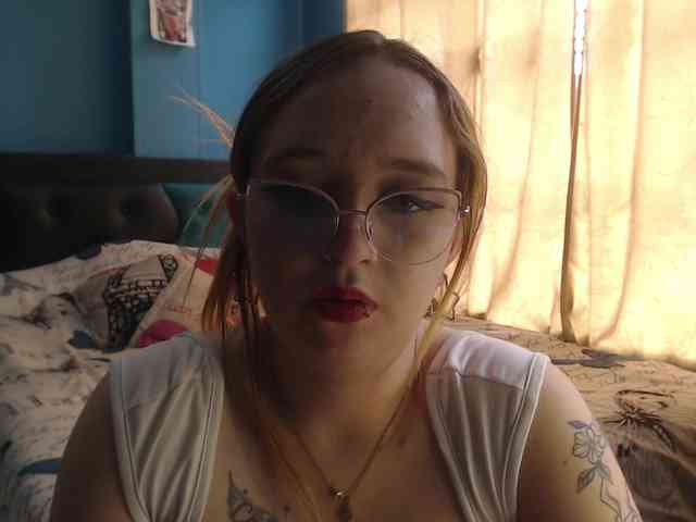 LiaaRoberts webcam