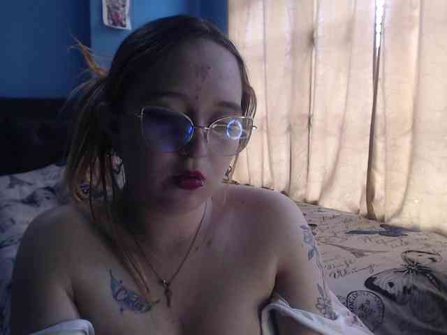 LiaaRoberts webcam