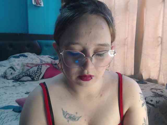 LiaaRoberts webcam