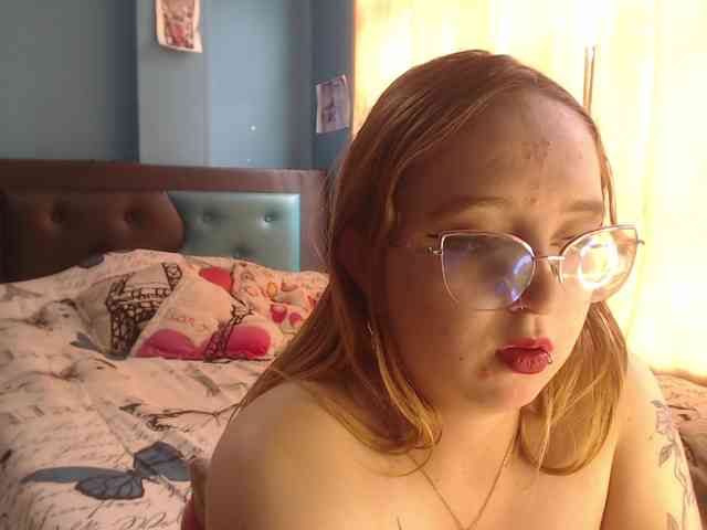 LiaaRoberts webcam