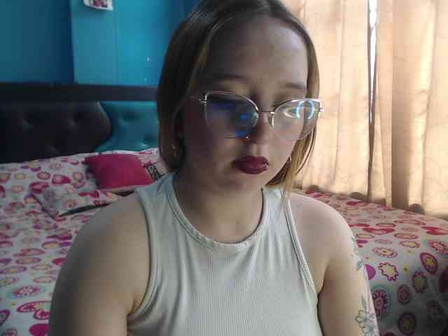 LiaaRoberts webcam