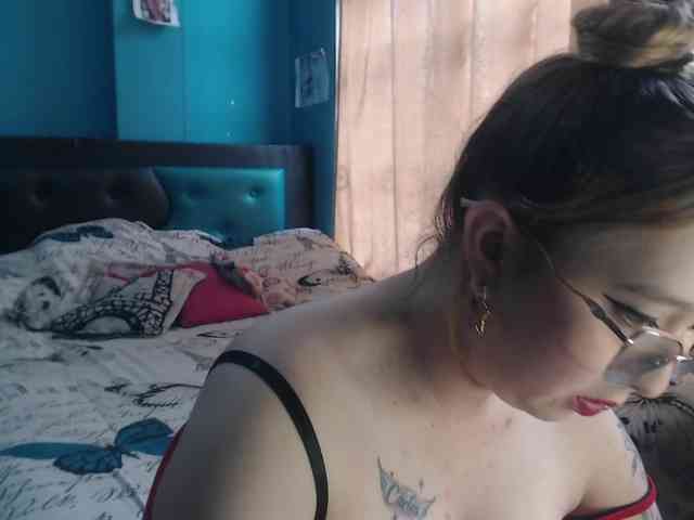 LiaaRoberts webcam