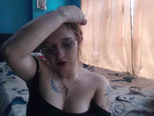 LiaaRoberts webcam