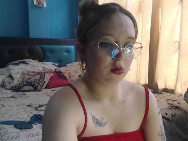 LiaaRoberts webcam