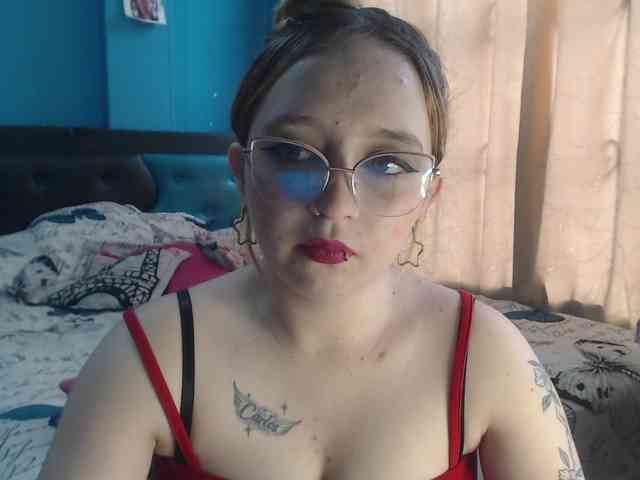 LiaaRoberts webcam