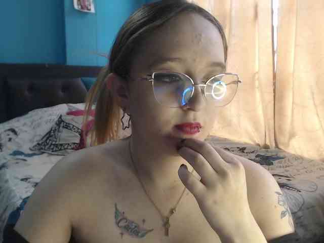 LiaaRoberts webcam