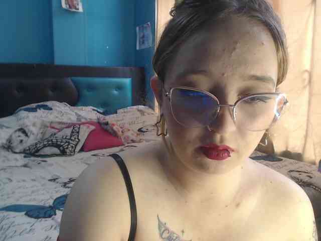 LiaaRoberts webcam