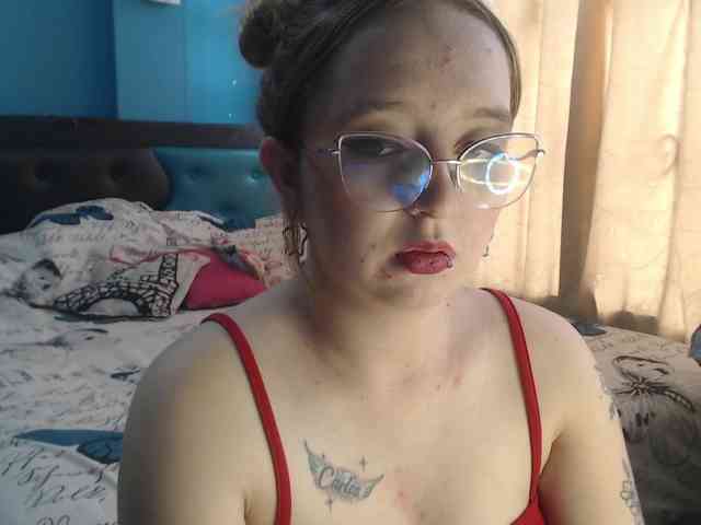 LiaaRoberts webcam
