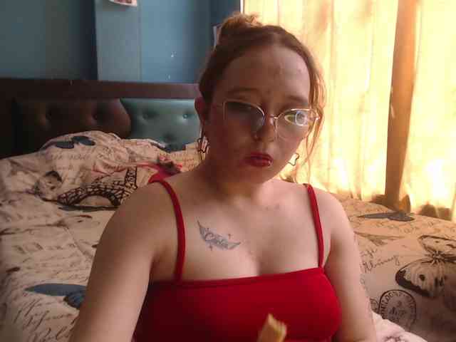 LiaaRoberts webcam