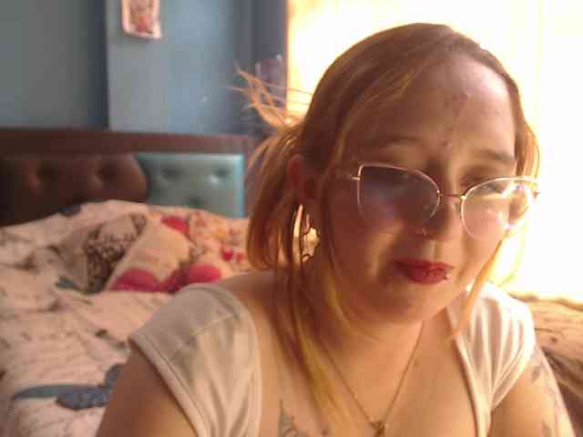 LiaaRoberts webcam