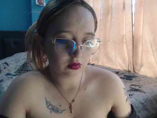 LiaaRoberts webcam