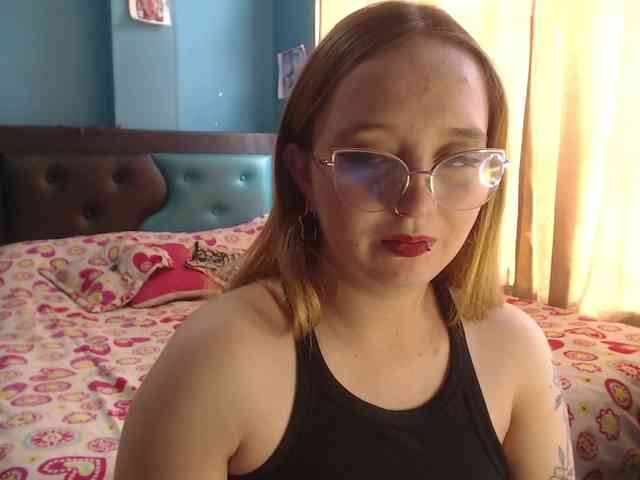 LiaaRoberts webcam