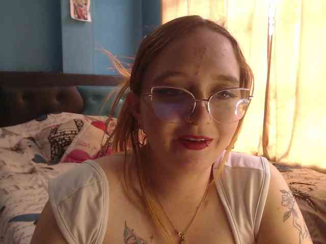 LiaaRoberts webcam
