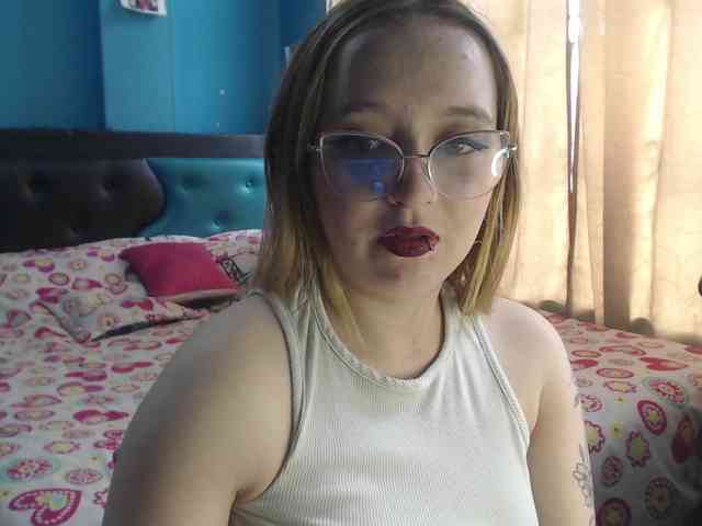 LiaaRoberts webcam