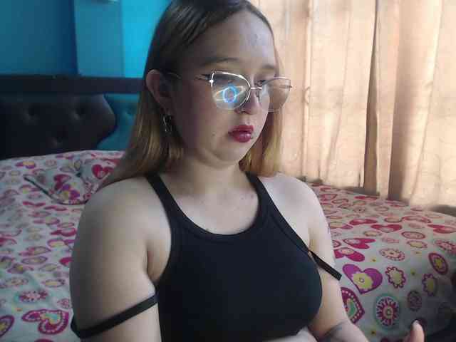 LiaaRoberts webcam