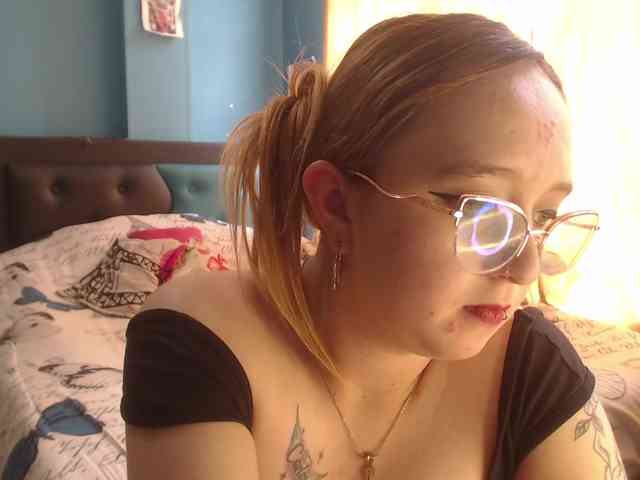 LiaaRoberts webcam