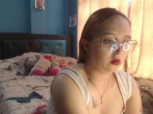 LiaaRoberts webcam