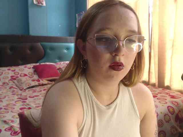 LiaaRoberts webcam