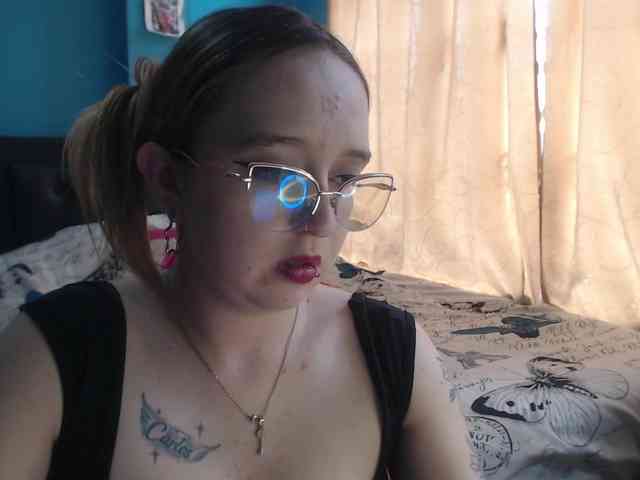 LiaaRoberts webcam