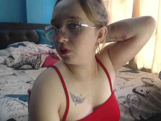 LiaaRoberts webcam