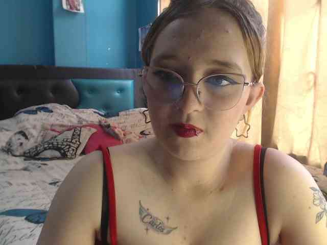 LiaaRoberts webcam