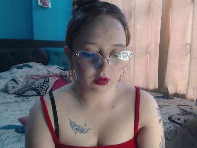 LiaaRoberts webcam