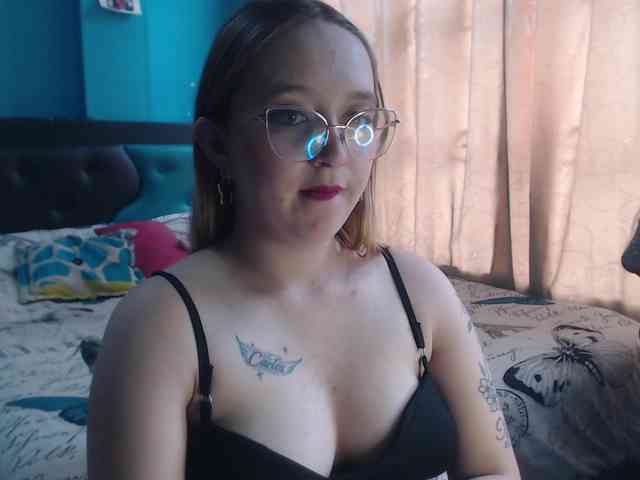 LiaaRoberts webcam