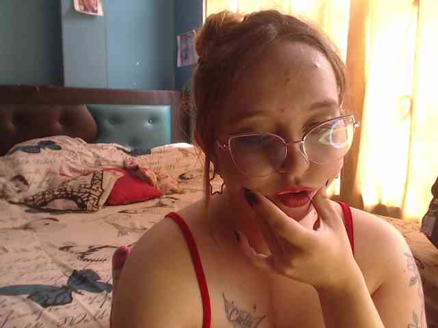 LiaaRoberts webcam