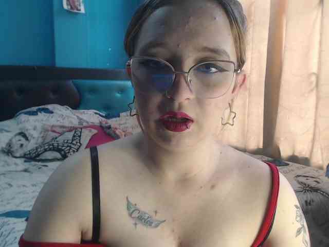 LiaaRoberts webcam