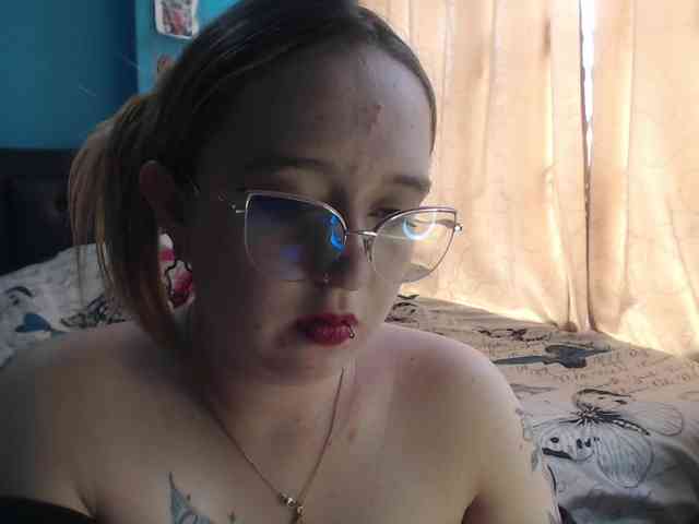 LiaaRoberts webcam