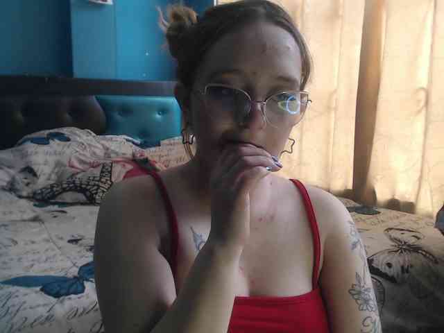 LiaaRoberts webcam