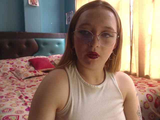 LiaaRoberts webcam