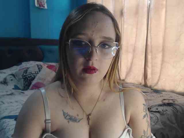 LiaaRoberts webcam