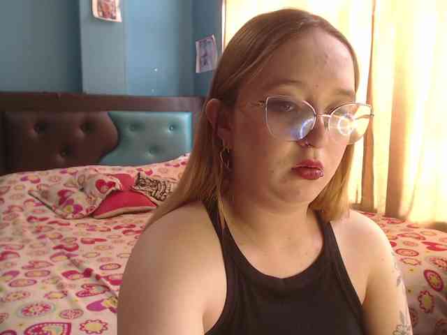 LiaaRoberts webcam