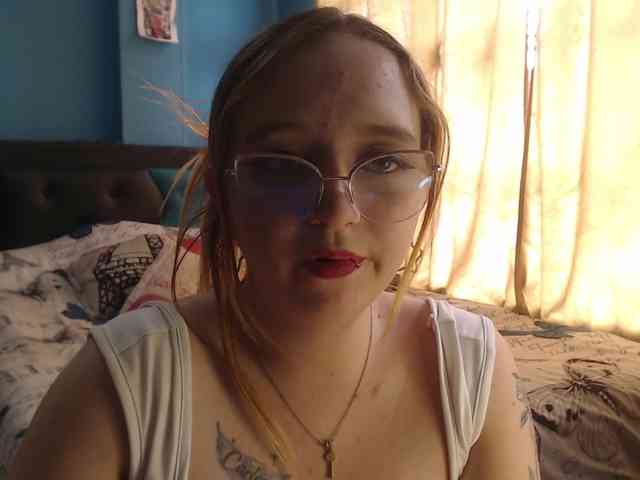 LiaaRoberts webcam
