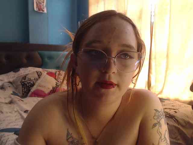 LiaaRoberts webcam