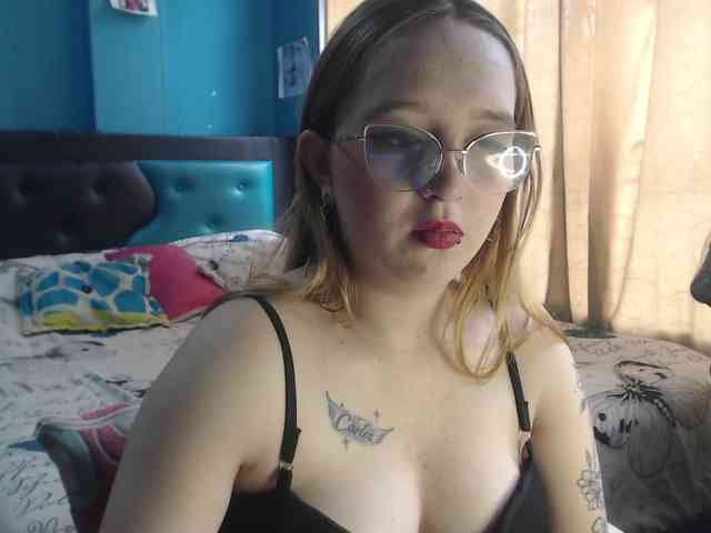 LiaaRoberts webcam