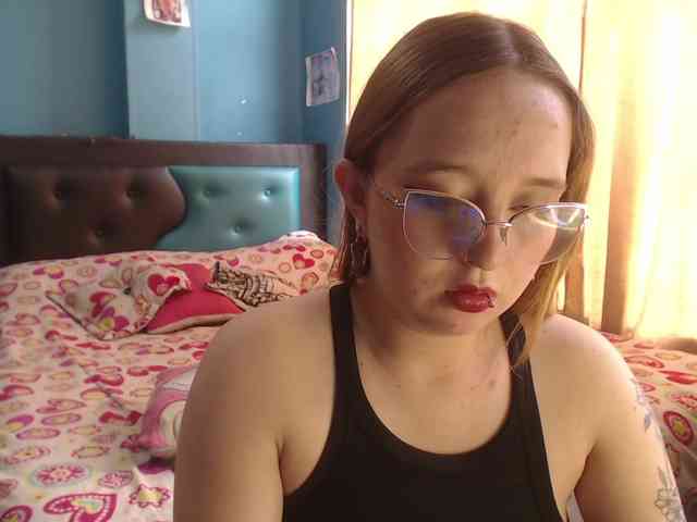 LiaaRoberts webcam