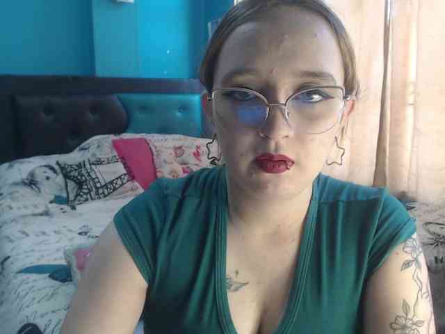 LiaaRoberts webcam