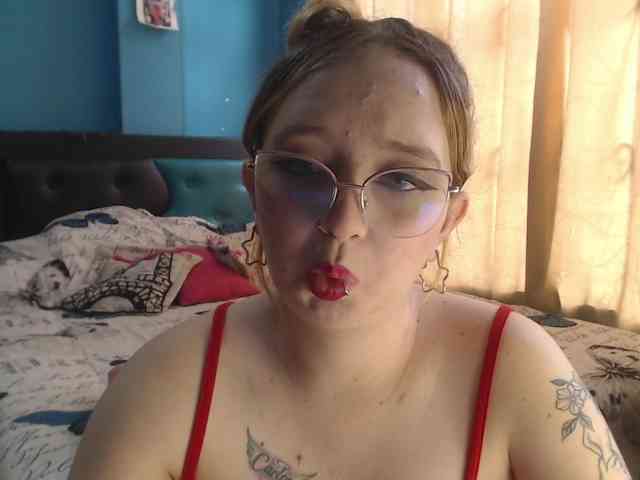 LiaaRoberts webcam