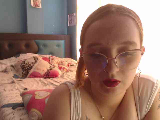 LiaaRoberts webcam