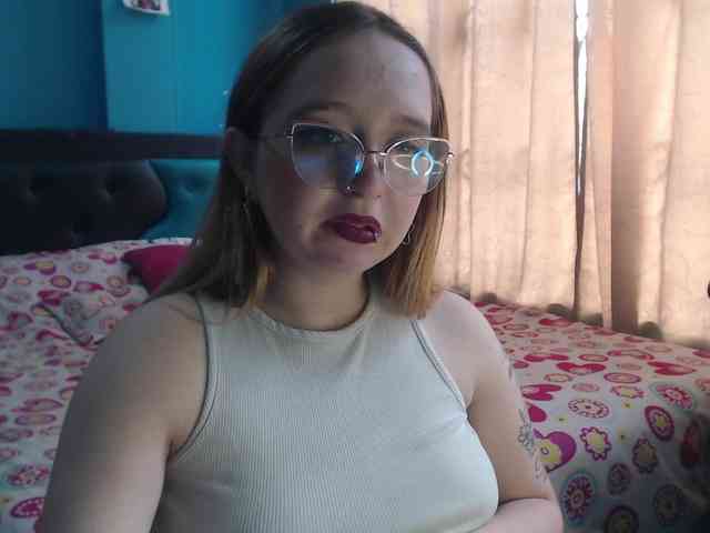 LiaaRoberts webcam