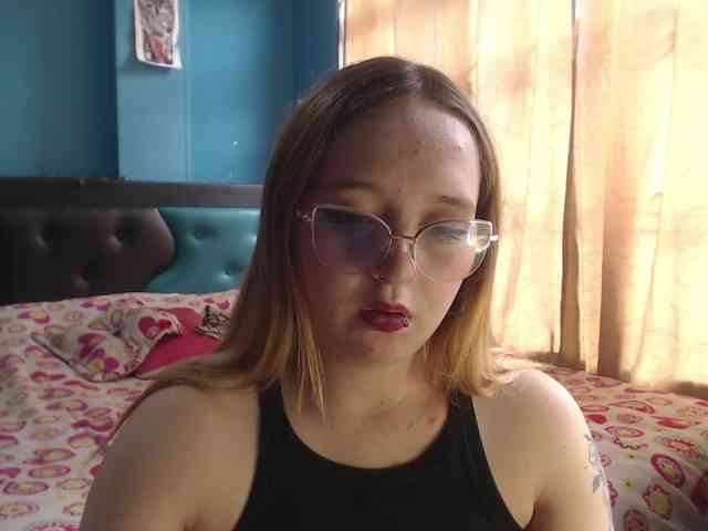 LiaaRoberts webcam