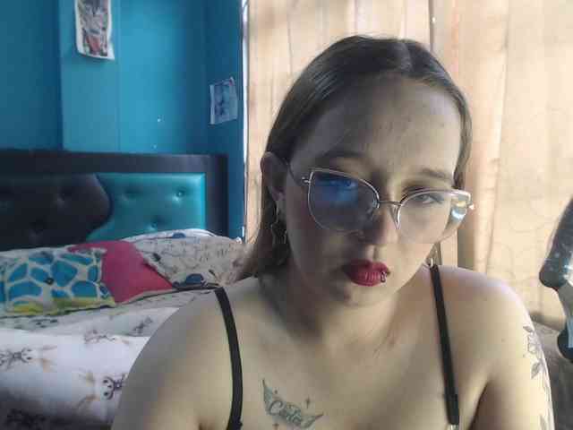 LiaaRoberts webcam