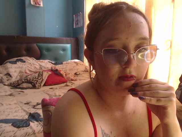 LiaaRoberts webcam