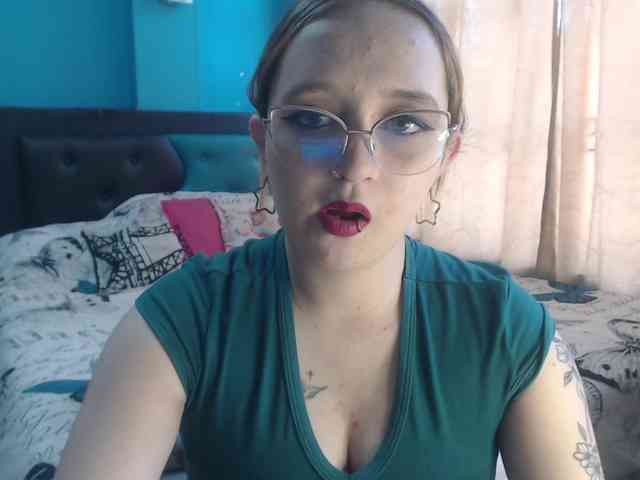 LiaaRoberts webcam
