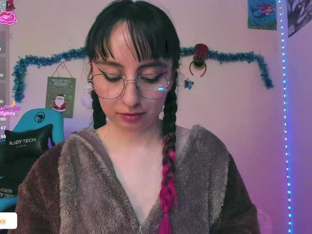 Julietacott Live Cam on BongaCams