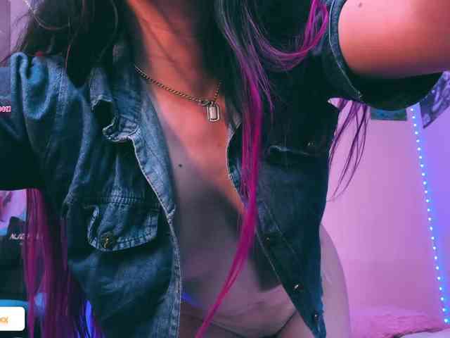 JulietaShelby webcam